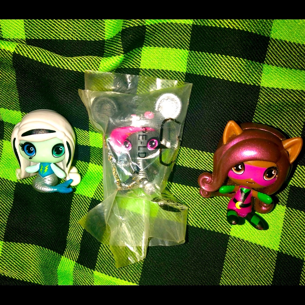 MONSTER HIGH MINI’s - Frankie Mermaid, Catty Noir Teddy + Clawdeen Super Ghoul!